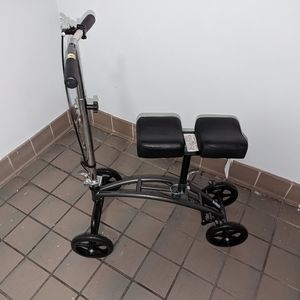 Knee scooter